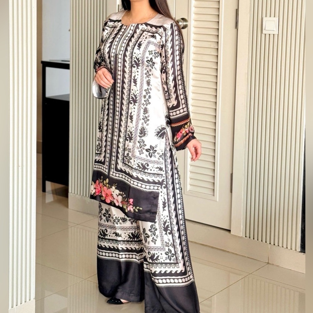 Pakistani 2 piece Co Ord / Black and White Floral ~ Brand New!